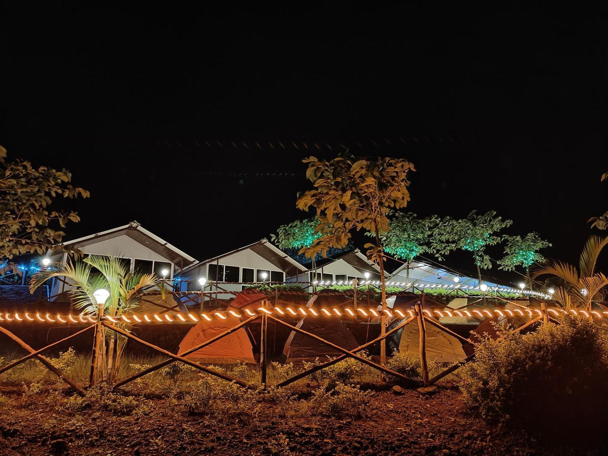 לונבלה Shelby Pawana Lake Cottages & Camping Tents מראה חיצוני תמונה