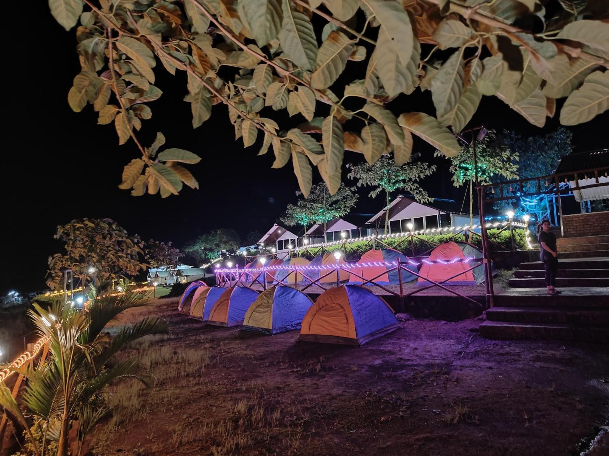 לונבלה Shelby Pawana Lake Cottages & Camping Tents מראה חיצוני תמונה