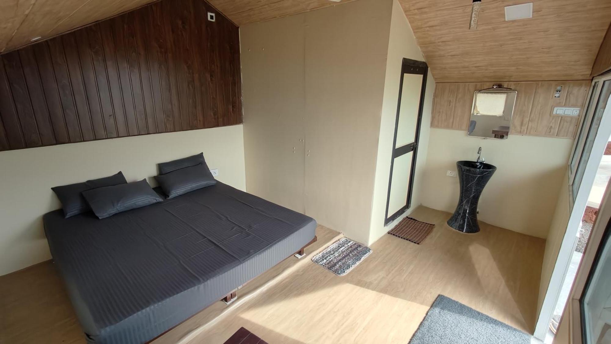 לונבלה Shelby Pawana Lake Cottages & Camping Tents מראה חיצוני תמונה
